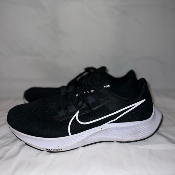 Nike Air Zoom Pegasus 38 Running Shoe - Mens size 12 - Picture 2 of 5